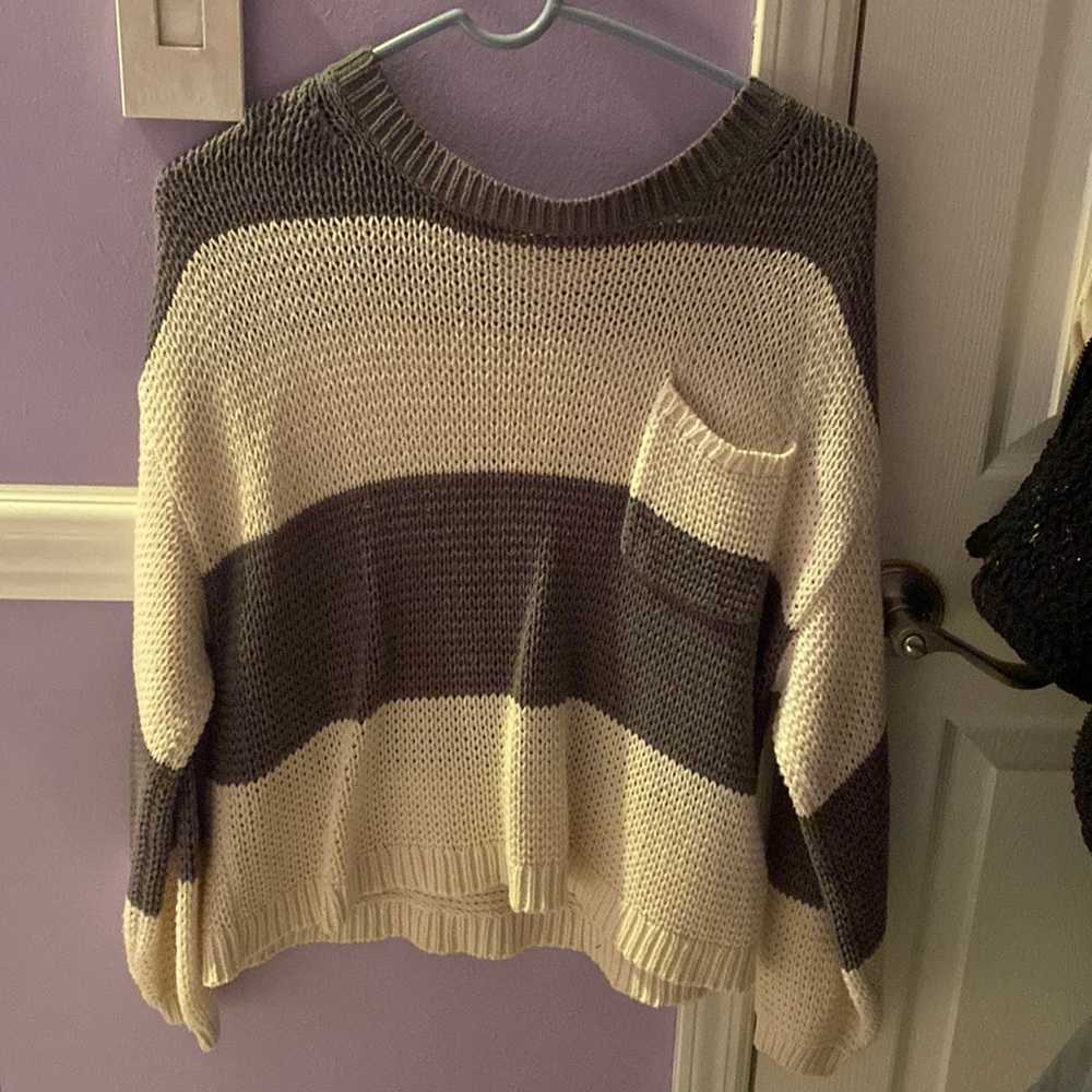 American Eagle gray and white striped sweater
